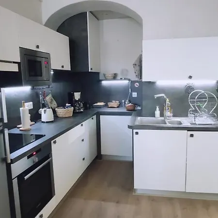 Apartment Superbe 2 Pieces A 2 Pas De La Plage,dans La Vieille Menton