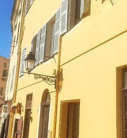 Superbe 2 Pieces A 2 Pas De La Plage,dans La Vieille Menton