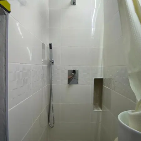Superbe 2 Pieces A 2 Pas De La Plage,dans La Vieille Apartment *